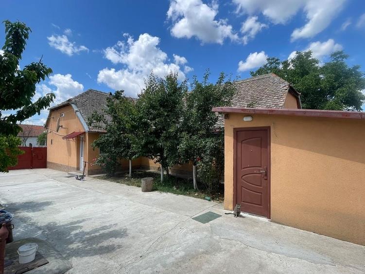 Casă cu 4 camere în Toager