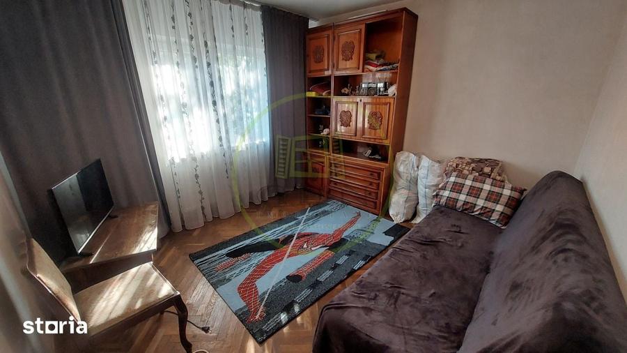 Apartament cu 3 camere decomandat în 1 Mai