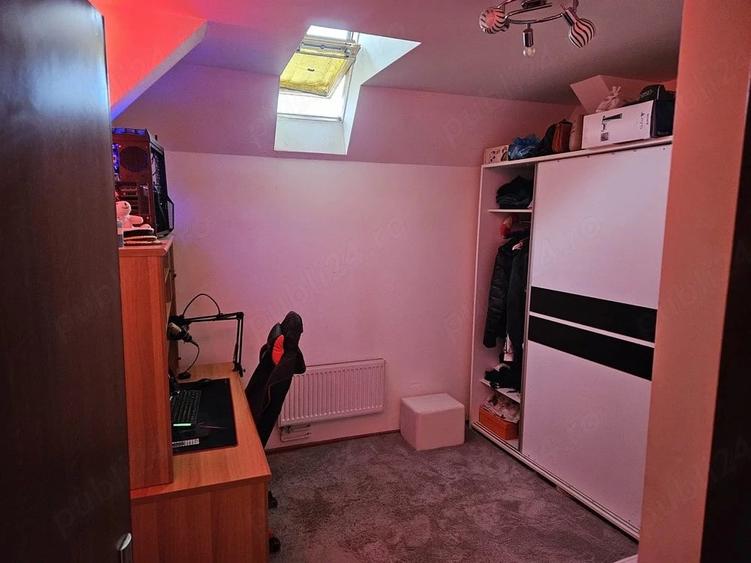 Apartament cu 3 camere decomandat în Girocului