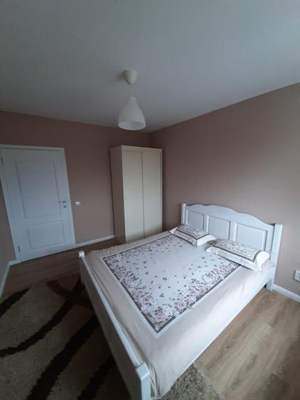 Apartament cu 3 camere semidecomandat în Mărăști