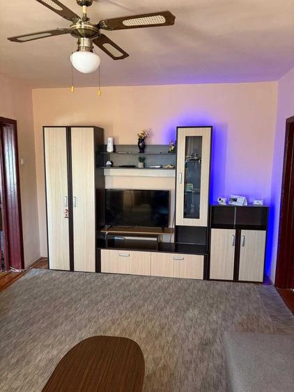 Apartament cu 2 camere semidecomandat în Intim