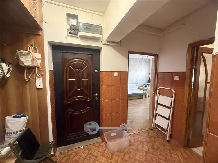 Apartament cu 2 camere decomandat, mobilat în Galata