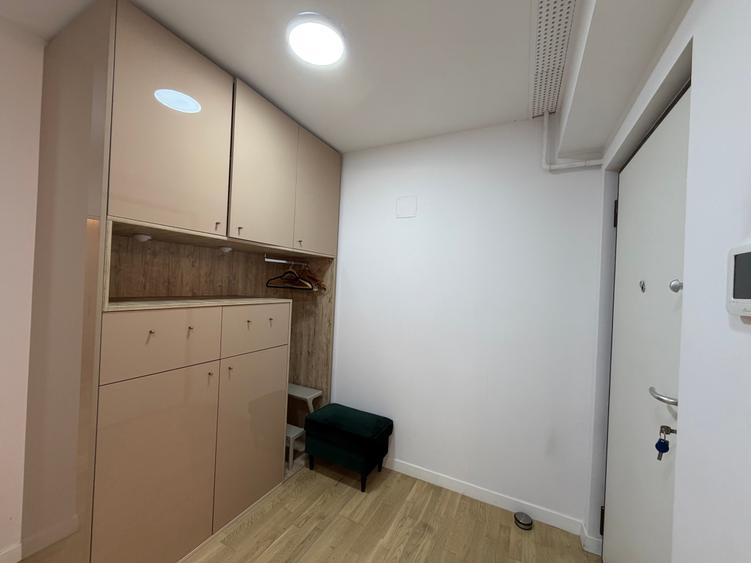 Apartament cu 3 camere decomandat în Domenii