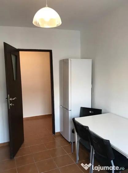 Apartament cu 4 camere decomandat în Moșilor