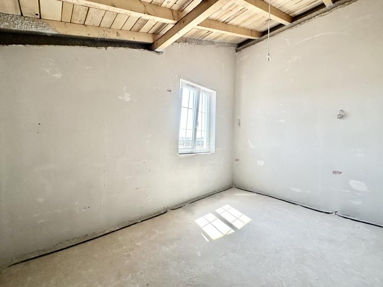 Duplex cu 4 camere cu Canalizare în Moșnița Veche