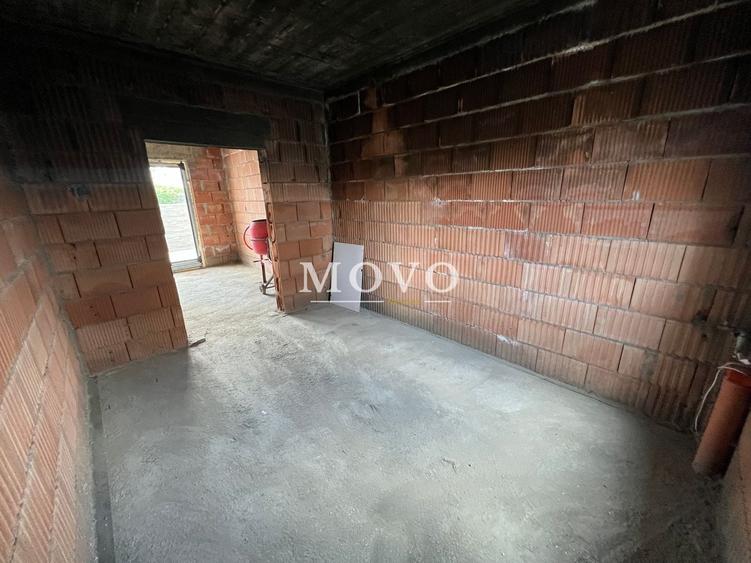 Duplex cu 4 camere cu Canalizare în Giroc