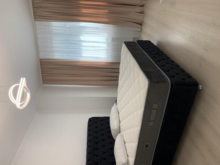 Apartament cu 4 camere semidecomandat în Faleza Nord