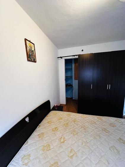 Apartament cu 3 camere decomandat în Craiter