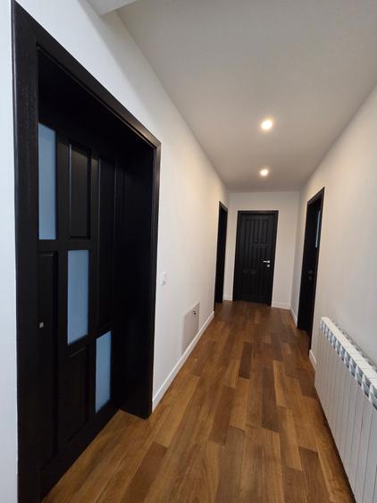 Casă individuală cu 5 camere cu Teren 2867 Mp în Exterior Vest