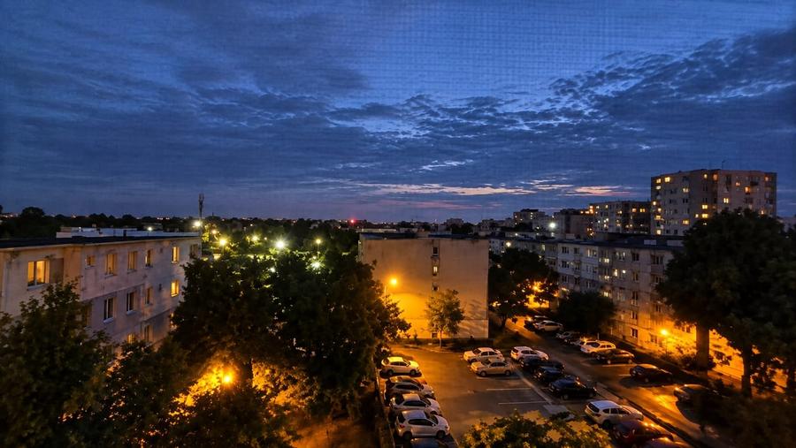Apartament cu 2 camere semidecomandat, mobilat în Tomis Nord