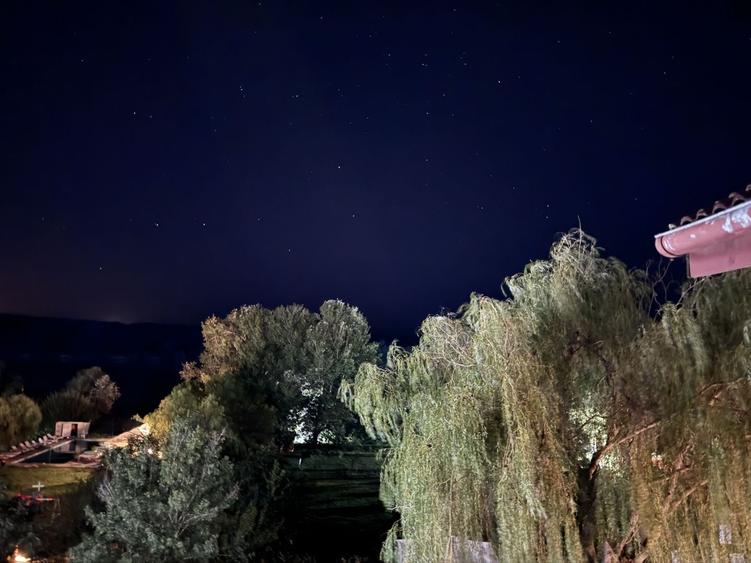 Hotel/Pensiune, de 1,380 mp, în Băltenii de Sus