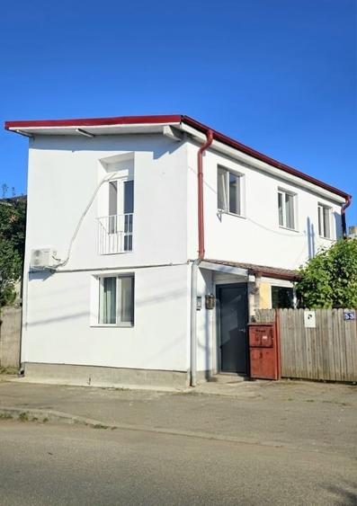 Casă individuală cu 3 camere cu Canalizare în Central
