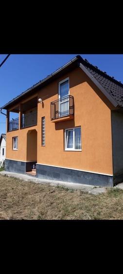 Casă cu 4 camere în Piatra