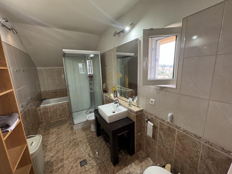 Casă individuală cu 6 camere cu Canalizare în Bună Ziua