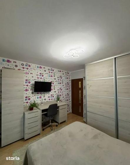 Apartament cu 3 camere, mobilat în Între Lacuri