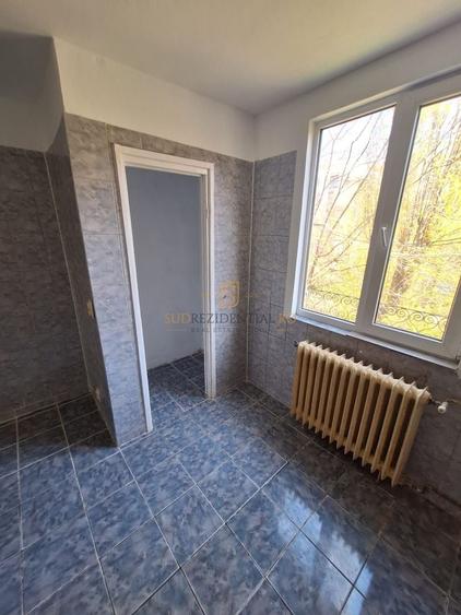 Apartament cu 2 camere decomandat în Apărătorii Patriei