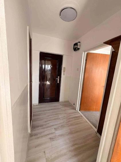 Apartament cu 2 camere decomandat în Colentina