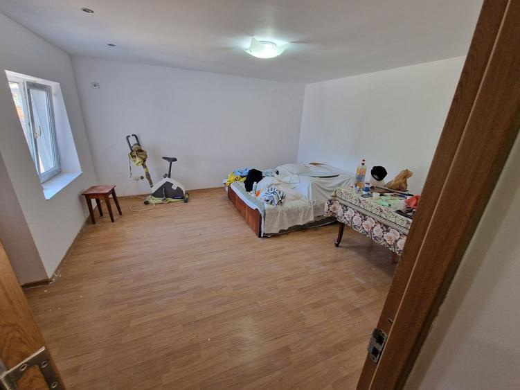 Casă cu 4 camere în Seimeni