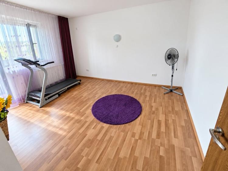 Casă individuală cu 6 camere cu Canalizare în Rolast