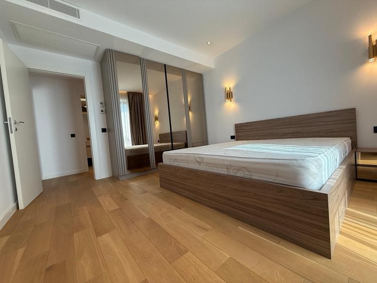 Apartament cu 4 camere semidecomandat, mobilat în Herăstrău