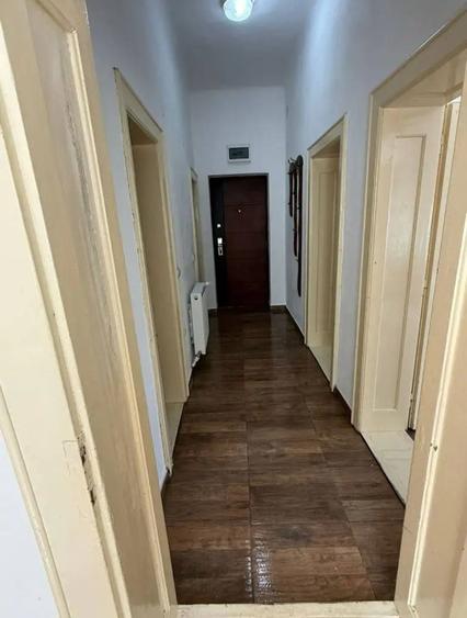 Apartament cu 3 camere decomandat în Rășinari