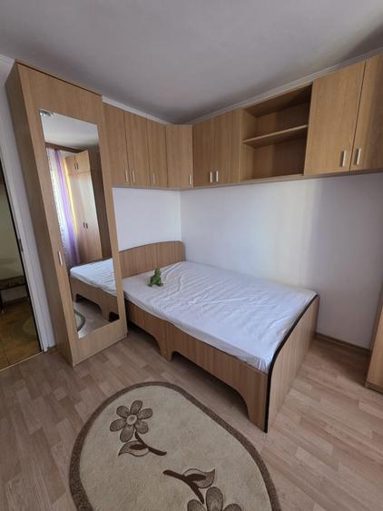 Apartament cu 2 camere decomandat în Poarta 6