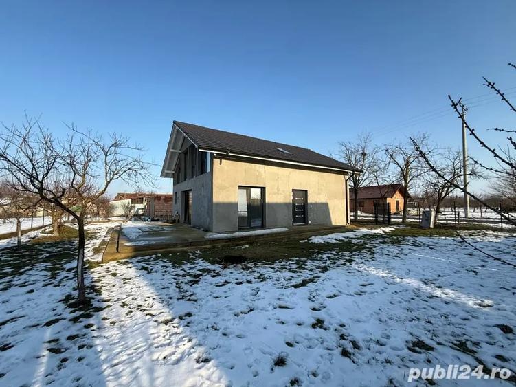 Casă cu Teren 800 Mp în Pădureni