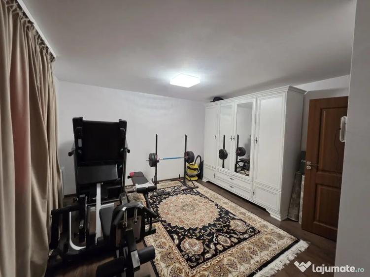 Casă cu 4 camere în Tărlungeni