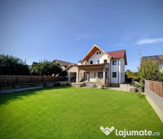Casă cu 4 camere cu Teren 500 Mp în Gherăiești