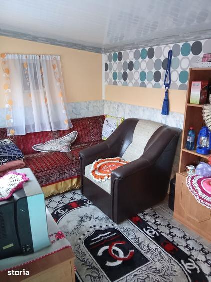 Casă cu 4 camere cu Teren 1200 Mp în Țintești