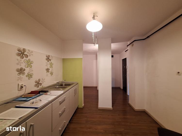 Apartament cu 3 camere decomandat în Baba-Dochia