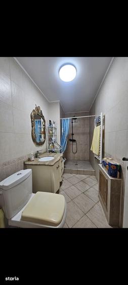 Casă cu 4 camere cu Teren 235 Mp în Central