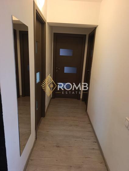 Apartament cu 3 camere decomandat în Florești