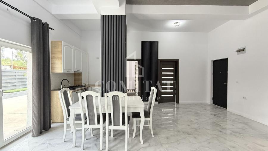 Apartament cu 3 camere semidecomandat, mobilat în Dâmbul Rotund