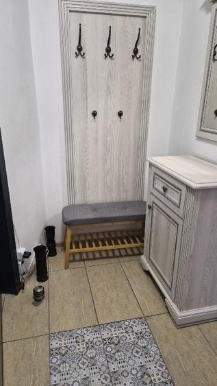 Apartament cu 2 camere semidecomandat, mobilat în Titan
