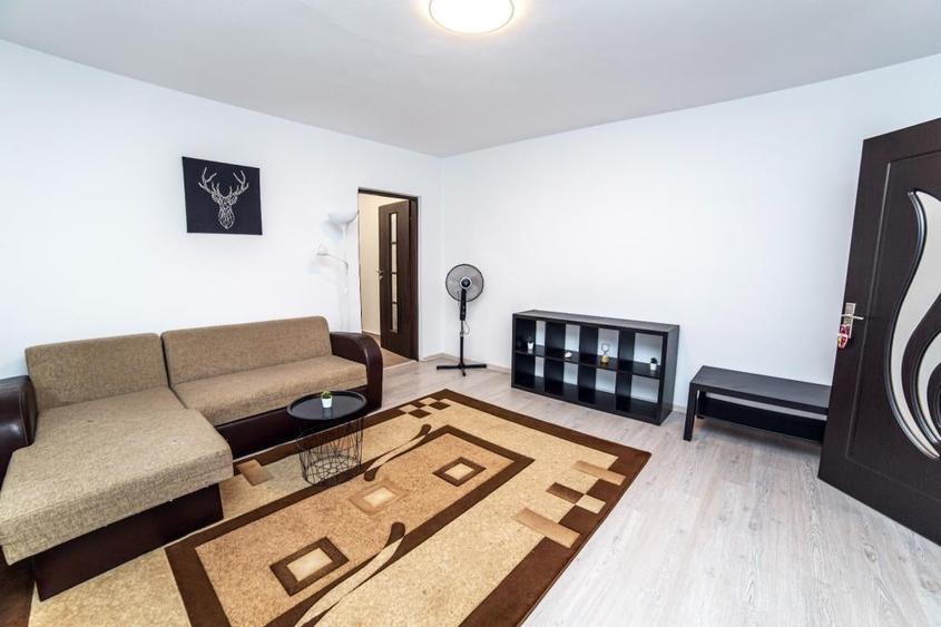 Apartament cu 3 camere semidecomandat, mobilat în Militari