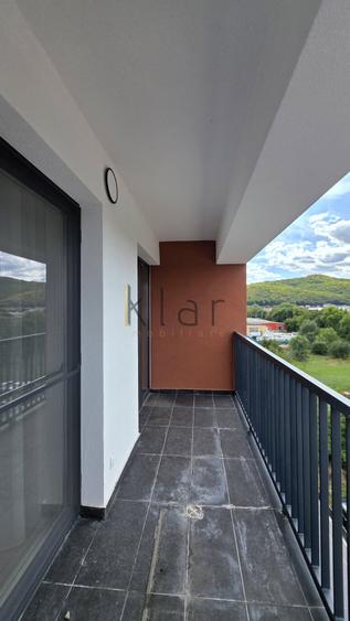 Apartament cu 2 camere semidecomandat, mobilat în Florești