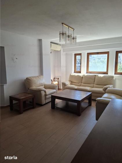 Apartament cu 3 camere decomandat în Centrul Civic