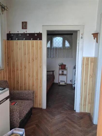 Casă individuală cu 2 camere cu Canalizare în Central