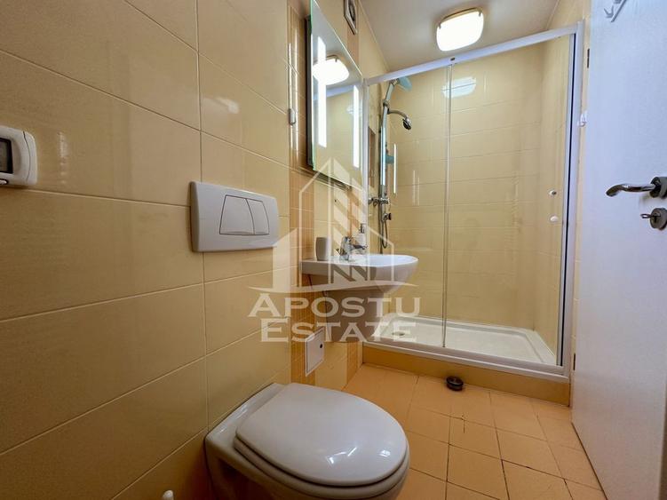 Casă cu 5 camere cu Teren 283 Mp în Aradului