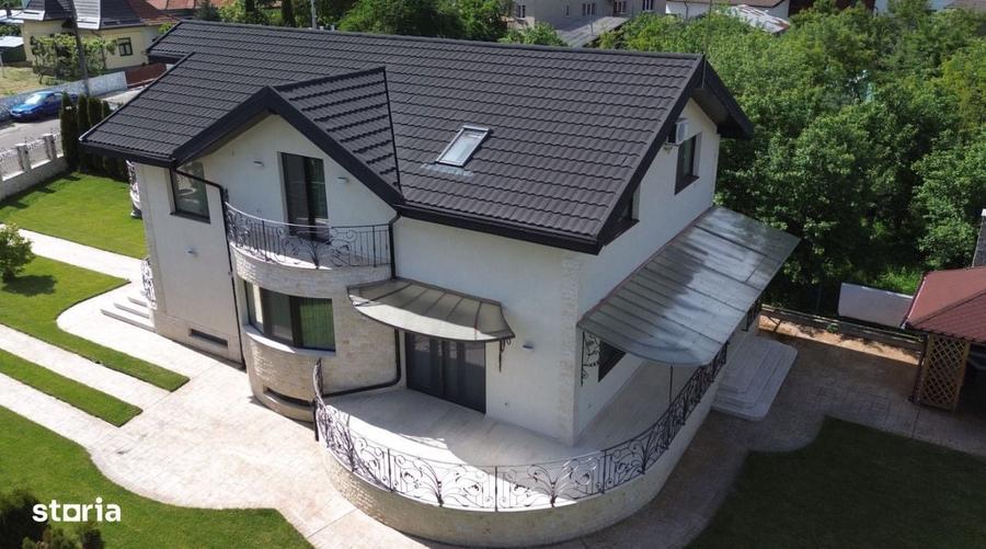 Casă cu 4 camere în Central