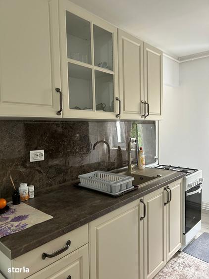 Apartament cu 3 camere decomandat în Hărmanului