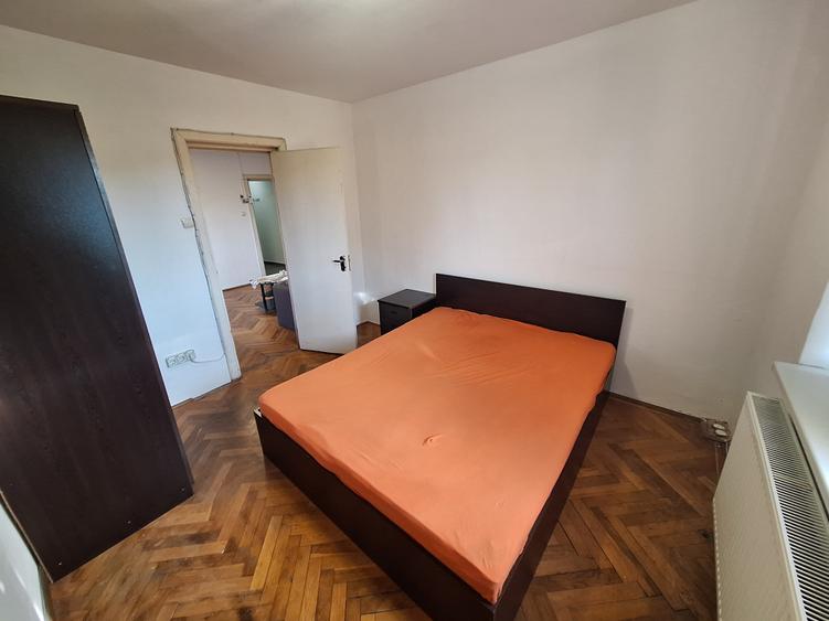 Apartament cu 2 camere semidecomandat în Complex Studențesc