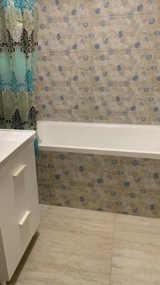 Apartament cu 3 camere decomandat în Florești