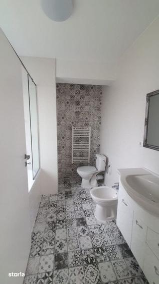 Casă cu 4 camere cu Teren 445 Mp în Central