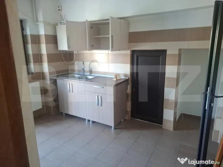 Apartament cu 4 camere decomandat în Ultracentral