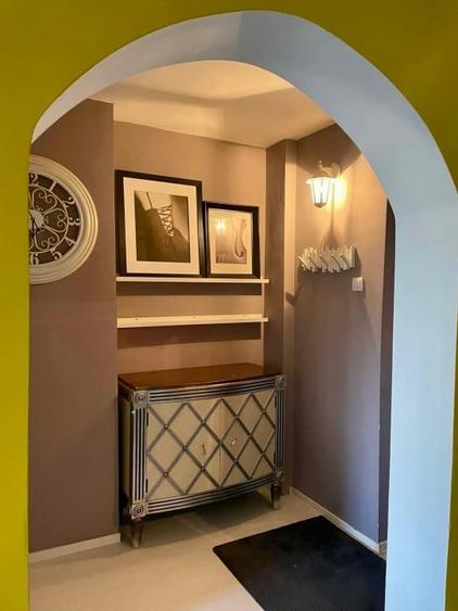 Apartament cu 2 camere semidecomandat, mobilat în Craiovei