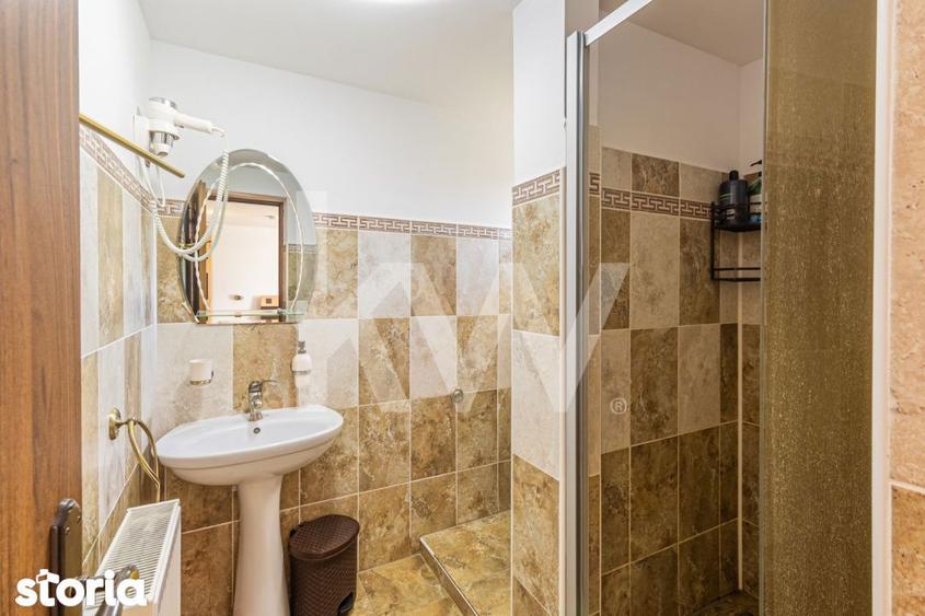 Casă cu Teren 3700 Mp în Vâlcele