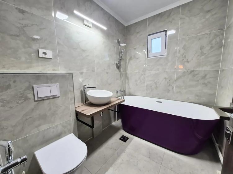 Apartament cu 3 camere decomandat în Canta