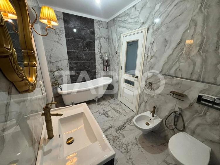 Casă cu 6 camere cu Teren 464 Mp în Central